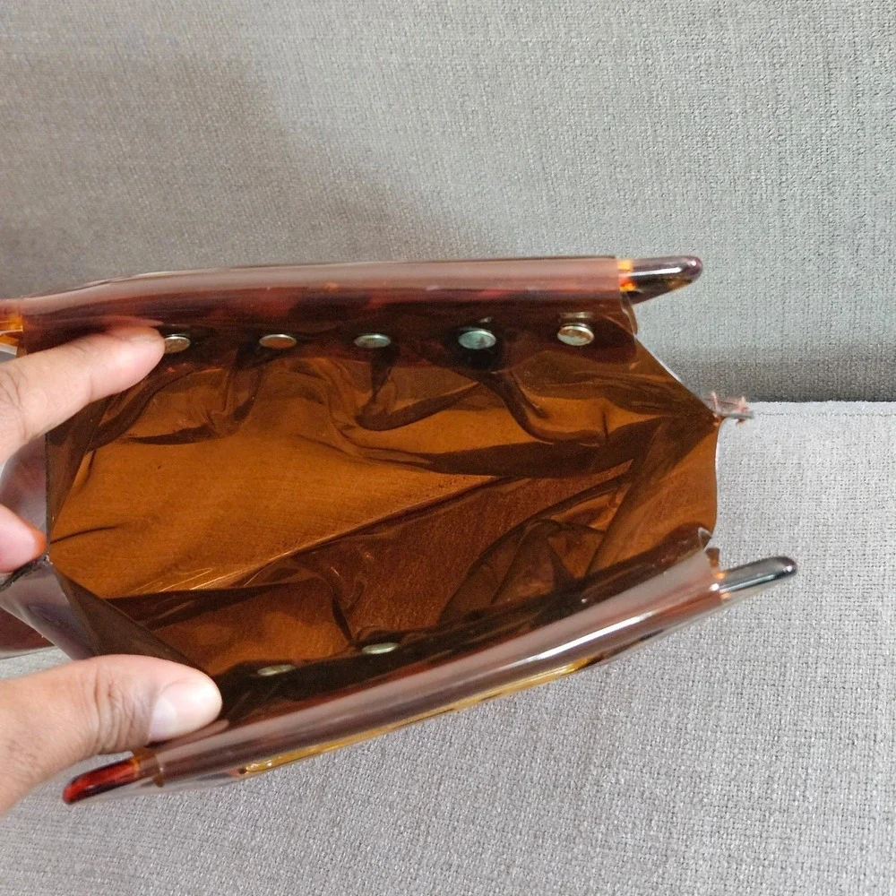 The Unbranded Brand clutch purse